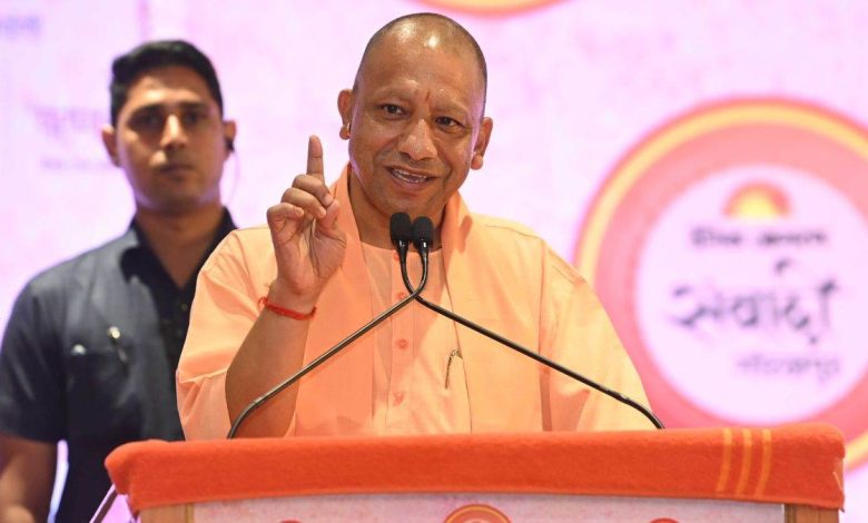 CM Yogi ने गोरखपुर में दैनिक जागरण समूह द्वारा आयोजित कार्यक्रम ‘संवादी गोरखपुर’ को सम्बोधित किया