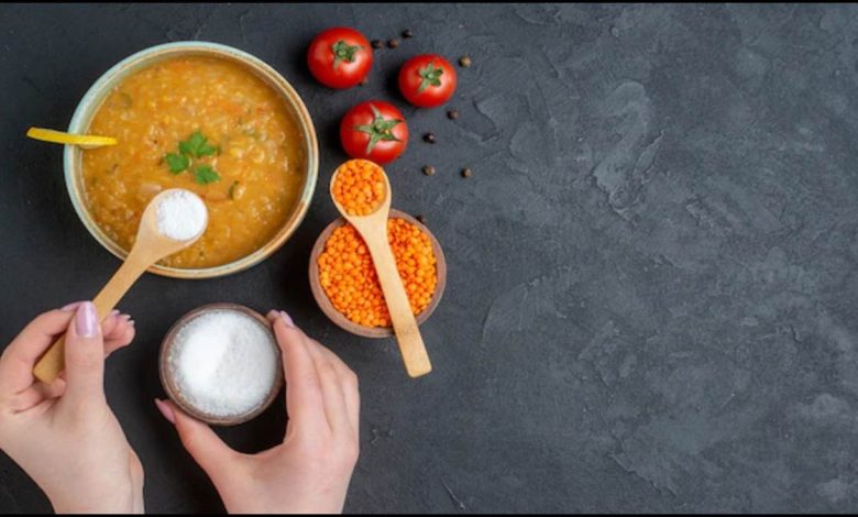 Tips to Reduce Salt in Curry: जब सूखी सब्जी में नमक अधिक हो तो क्या करें? शेफ ने बताया कि ग्रेवी की सब्जी पर भी ट्राई करें।