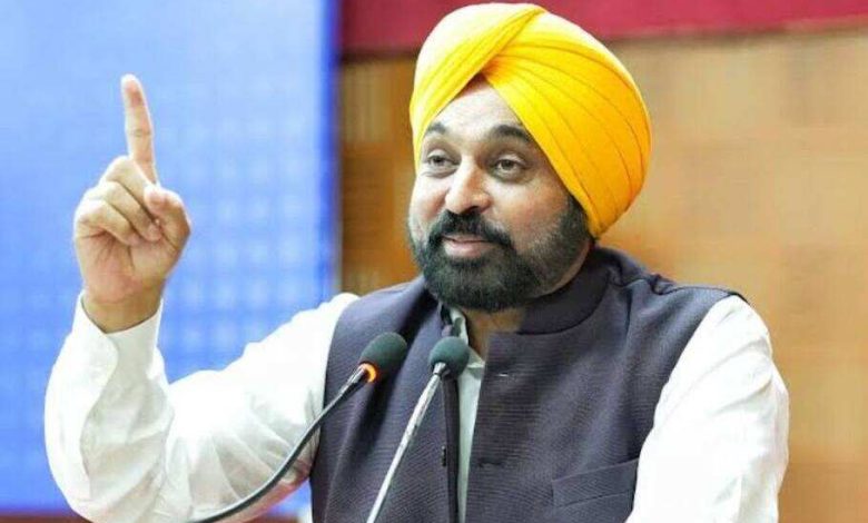 CM Bhagwant Mann ने सार्वजनिक मंच से कहा, “गवर्नर काफी तजुर्बे वाले इंसान हैं"