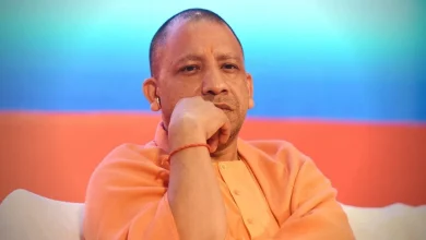 CM Yogi Adityanath ने खड़गे के बयान का जवाब देते हुए कहा कि वे योगी हैं और देश पहले. उन्होंने बताया कि पूरी बहस कैसे शुरू हुई।