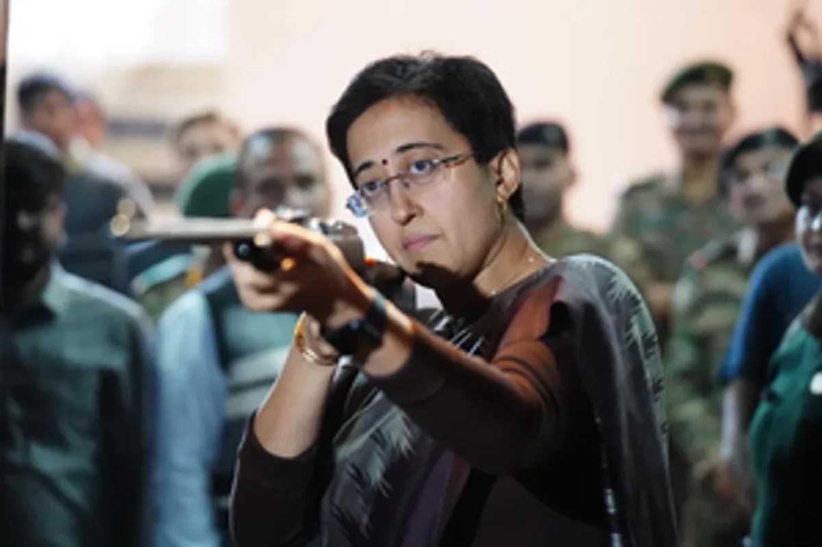 CM Atishi ने एनसीसी एनसीसी कैडेट्स को तोहफा, रोहिणी में विश्वस्तरीय शूटिंग रेंज का शुभारंभ किया