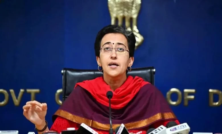 CM Atishi और मनीष सिसोदिया ने दिल्ली स्पोर्ट्स स्कूल का दौरा किया, जहां विद्यार्थियों ने अपना अनुभव साझा किया