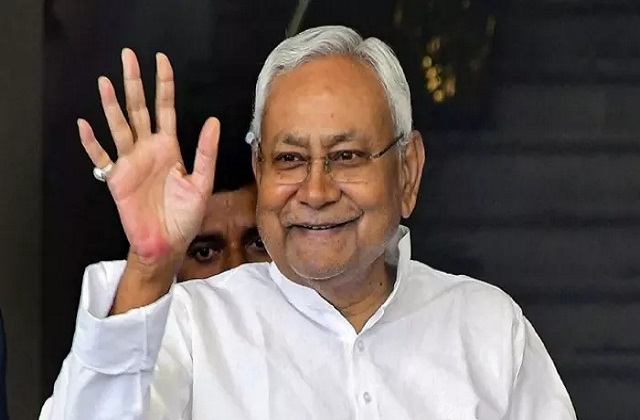 CM Nitish Kumar ने भारत के प्रथम प्रधानमंत्री पंडित जवाहर लाल नेहरू जी की जयंती के अवसर पर उन्हें भावभीनी श्रद्धांजलि दी