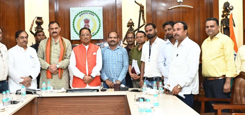 CM Vishnu Deo Sai की संवेदनशील पहल: समिति प्रबंधकों और कर्मचारियों की हड़ताल समाप्त