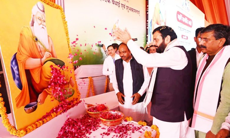 CM Nayab Saini ने नरवाना में महर्षि वाल्मीकि भवन को 51 लाख रुपये देने का ऐलान किया