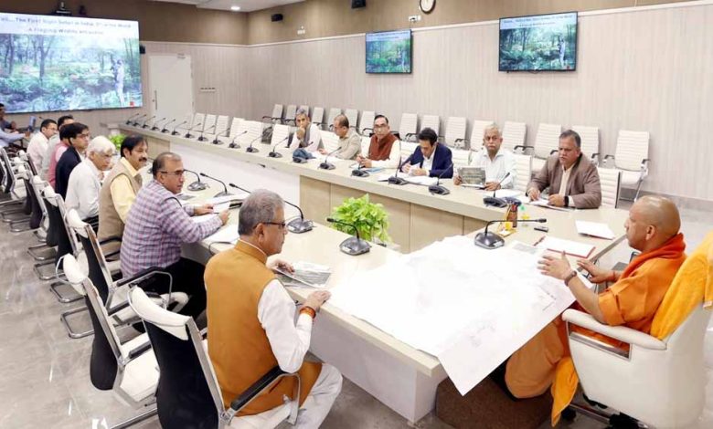 CM Adityanath Yogi ने प्रस्तावित कुकरैल नाइट सफारी पार्क एवं जू के प्रस्तुतिकरण का अवलोकन किया