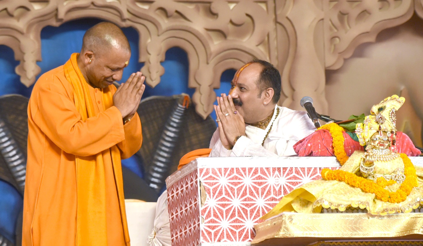 CM Yogi Adityanath: श्री शिव महापुराण कथा का भगवान श्री काशी विश्वनाथ, मां अन्नपूर्णा के साथ ही मां गंगा भी श्रवण कर रहीं