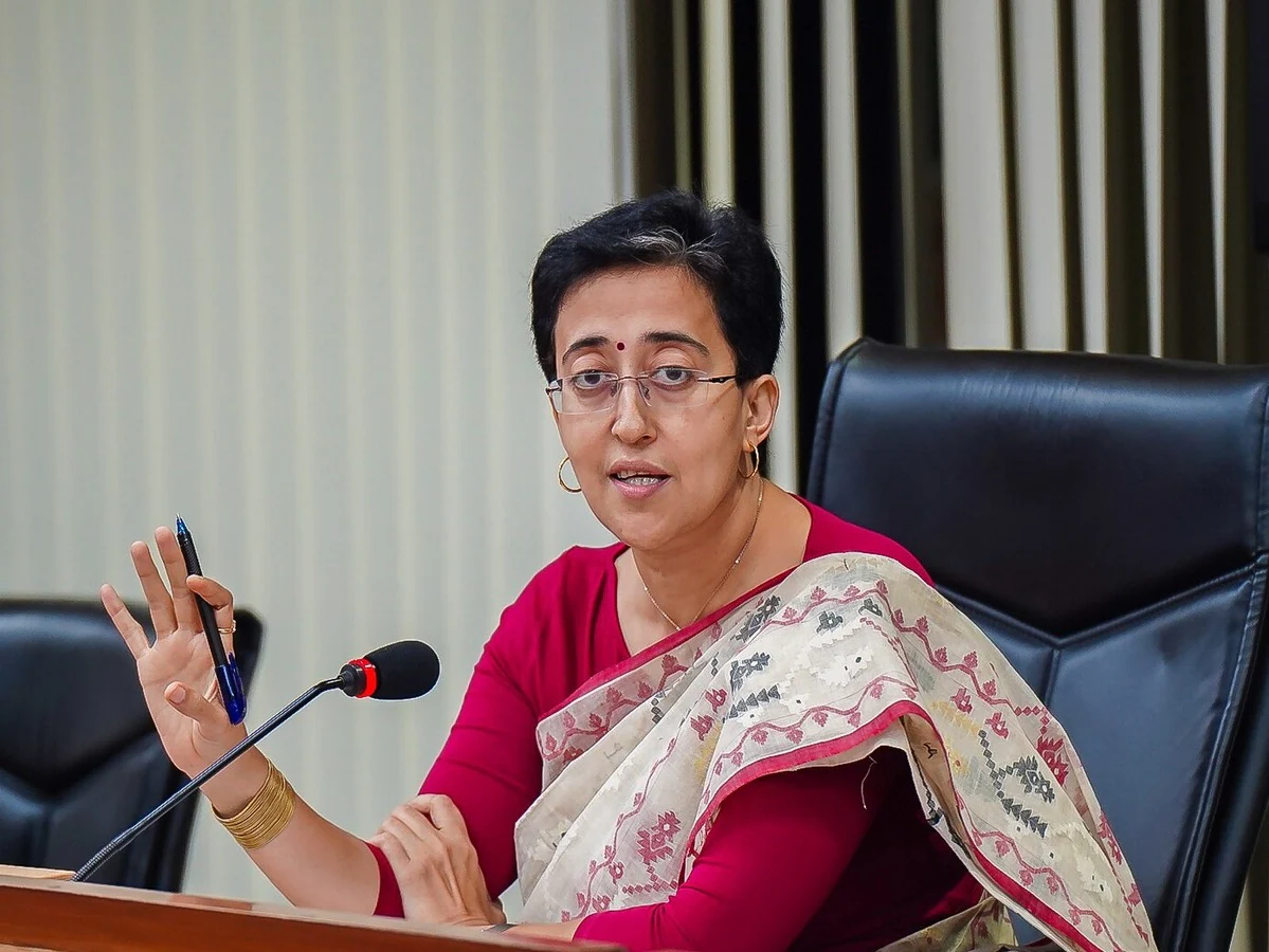 दिल्ली की CM Atishi ने ITO पर पूजा की तैयारियों का निरीक्षण किया, एक हजार से अधिक छठ घाट हैं, जबकि पहले 60 थे..। 