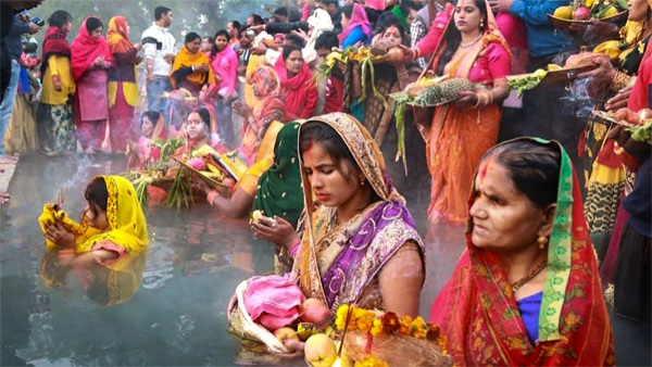 Chhath Puja: क्या कुंवारी लड़कियां व्रत कर सकती हैं? ये महिलाएं भी दूर रहें, आचार्य से पूछें