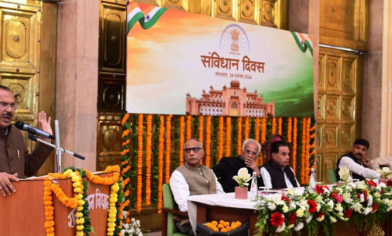 Vasudev Devnani: संविधान के प्रति अश्रद्धा पैदा ना करें और ना करने दें