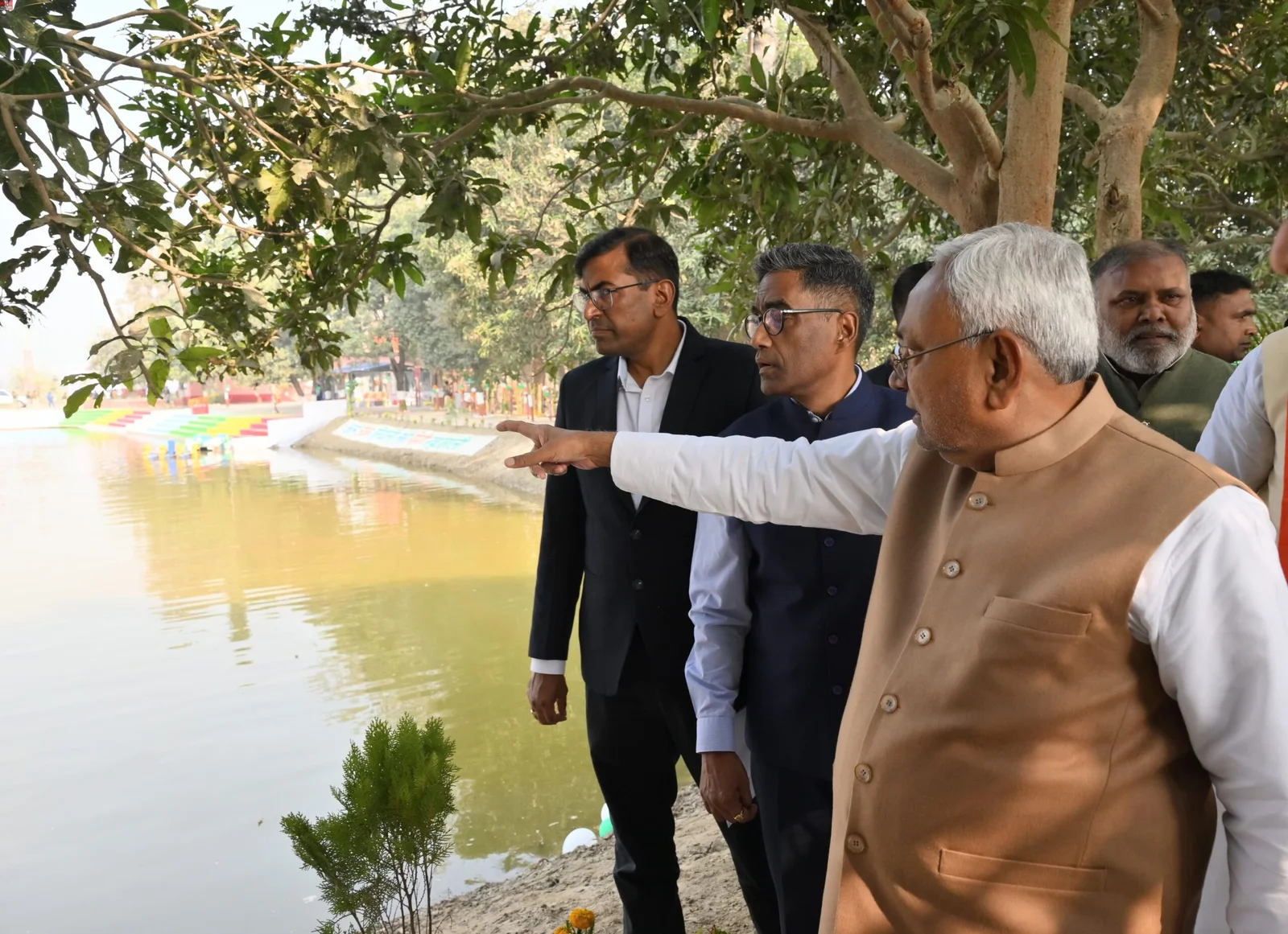 मुख्यमंत्री श्री नीतीश कुमार ने ‘प्रगति यात्रा’ के दौरान सीतामढ़ी जिले के डुमरा प्रखंड के मनियारी में विकास कार्यों का लिया जायजा