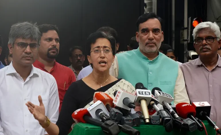 CM Atishi: दिल्ली के इतिहास में गरीबों की सेवा करने वाले एकमात्र नेता केजरीवाल हैं