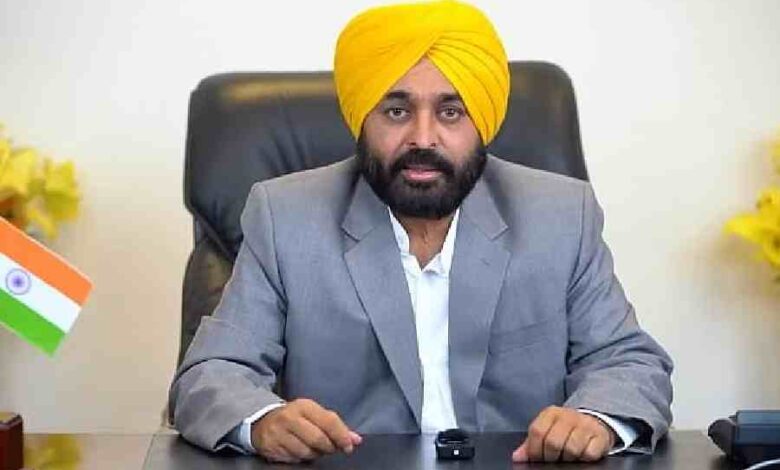 CM Bhagwant Mann ने कहा कि केंद्रीय सरकार अपनी "हठ छोड़कर MSP पर किसानों से बात करें"।