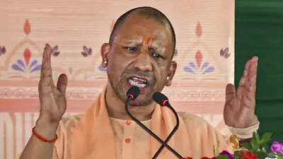 प्रधानमंत्री, राज्यपाल तथा CM Yogi Adityanath ने त्रिवेणी में अक्षत, चन्दन, रोली, पुष्प और वस्त्र अर्पित किए