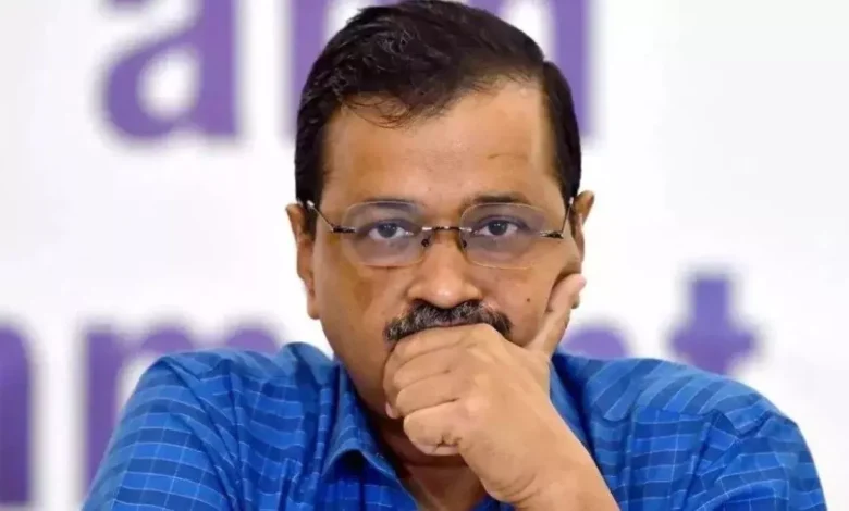 दिल्ली में हुए तिहरे हत्याकांड के बाद Arvind Kejriwal ने अराजकता के लिए केंद्र की आलोचना की।