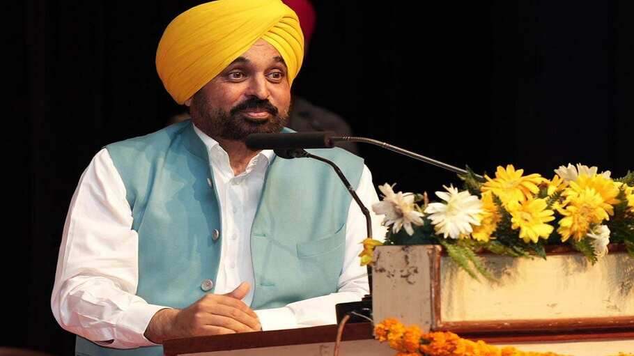 CM Bhagwant Maan ने कहा कि युवक मेले युवाओं के व्यापक विकास में महत्वपूर्ण भूमिका निभाते हैं