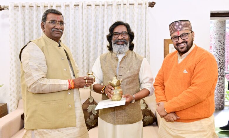 मुख्यमंत्री श्री हेमन्त सोरेन को "प्रयागराज महाकुम्भ 2025" में सम्मिलित होने हेतु सादर आमंत्रण।