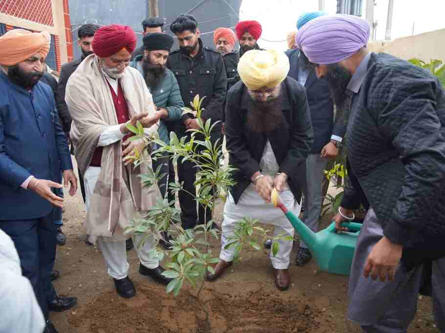 गुरमीत सिंह खुडियां ने पशु सिविल अस्पताल कपूरथला का उद्घाटन किया