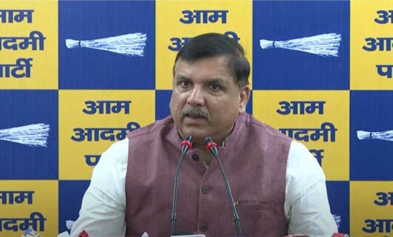 आप नेता संजय सिंह: दिल्ली में केजरीवाल की सरकार वापस आ जाएगी, बीजेपी पर बड़ा हमला, कहा, 'इसी झाड़ू से हमें...'