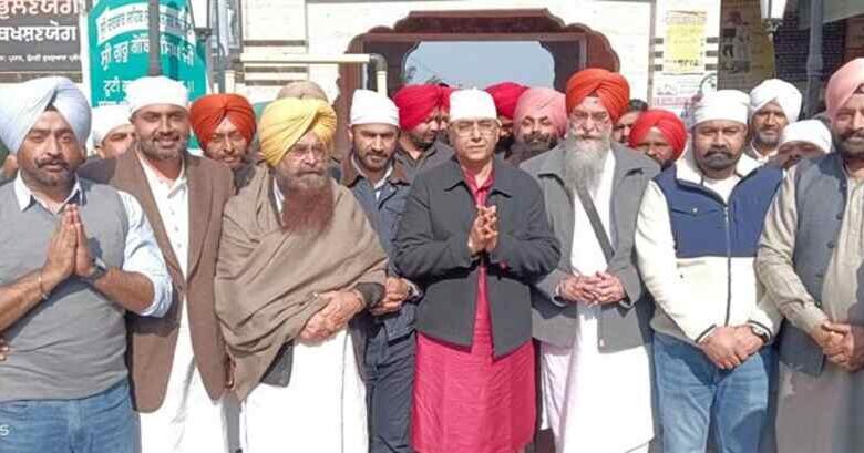 विधानसभा अध्यक्ष कुलतार संधवां और कैबिनेट मंत्री गुरुद्वारा टूटी गंडी साहिब में मेला माघी के मौके पर माथा टेका