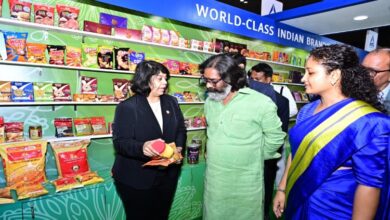 मुख्यमंत्री श्री हेमन्त सोरेन ने निवेशकों और उद्यमियों को भरोसा दिलाया कि सरकार झारखंड में उद्यम करने वालों को हर संभव सहयोग करेगी।