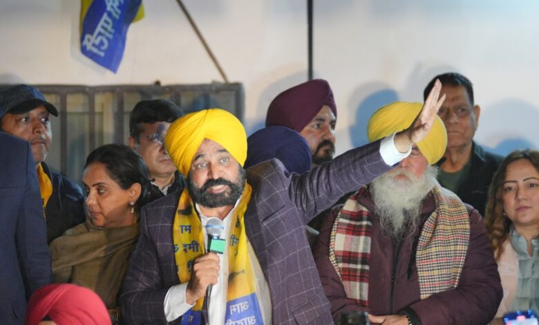 नई दिल्ली में मुख्यमंत्री भगवंत मान ने केजरीवाल का समर्थन करते हुए चुनावी रैली की