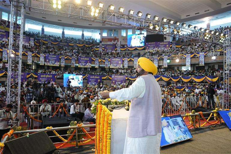 मुख्यमंत्री भगवंत सिंह मान: शहीदों के सपनों को साकार करने के लिए उत्साह से कार्य कर रहे हैं