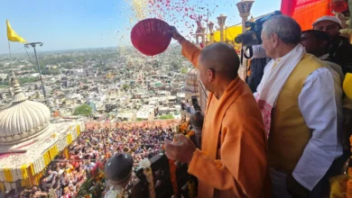 मुख्यमंत्री योगी आदित्यनाथ ने मथुरा में एक बार फिर कहा कि दिल्ली में भी रामभक्तों की सरकार है, अयोध्या और काशी के बाद ब्रज की बारी..। 