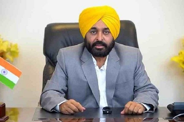 Punjab news: सरकार ने अंतरराष्ट्रीय महिला दिवस पर प्रिंसिपलों को शिक्षा के लिए सिंगापुर भेजा