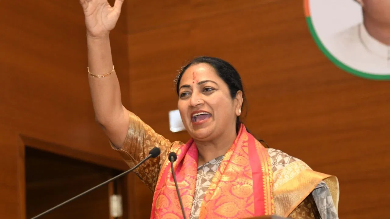 दिल्ली की मुख्यमंत्री रेखा गुप्ता ने आतिशी क्षेत्र को दी सौगात, CSR के तहत ये कार्य कराए जाएंगे