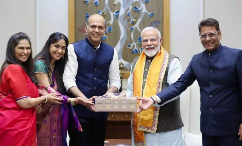 आशुतोष गोवारिकर ने पीएम मोदी को बेटे कोणार्क की शादी का न्योता दिया, जानें वेडिंग डेट