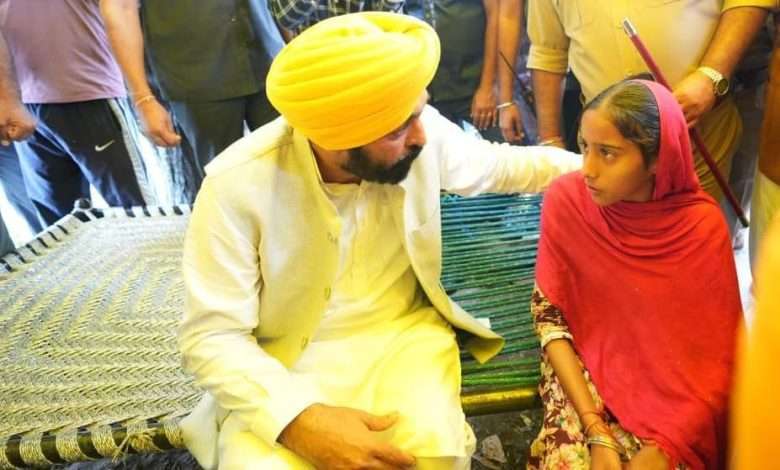 मुख्यमंत्री की ओर से होशियारपुर जिले के बाढ़ प्रभावित क्षेत्रों में राहत और बचाव कार्यों का जायजा