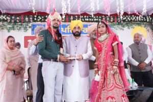 पंजाब की तरक्की में सहयोग करने की बजाय पंजाब के दुश्मनों वाली भूमिका निभा रही हैं विपक्षी पार्टियां-मुख्यमंत्री ! पंजाब की तरक्की में सहयोग करने की बजाय पंजाब के दुश्मनों वाली भूमिका निभा रही हैं विपक्षी पार्टियां-मुख्यमंत्री !