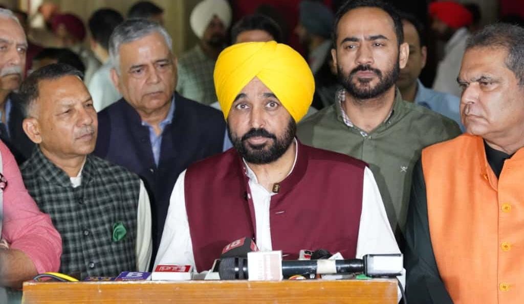 त्योहारों के सीजन को ध्यान में रखते हुए कानून-व्यवस्था पर सख्त नजर !