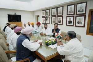 ‘आप’ प्रतिनिधिमंडल द्वारा राज्यपाल से मुलाकात, एडीजीपी वाई. पूरन कुमार के मामले में आरोपियों की तुरंत गिरफ्तारी और सख्त कार्रवाई की मांग !