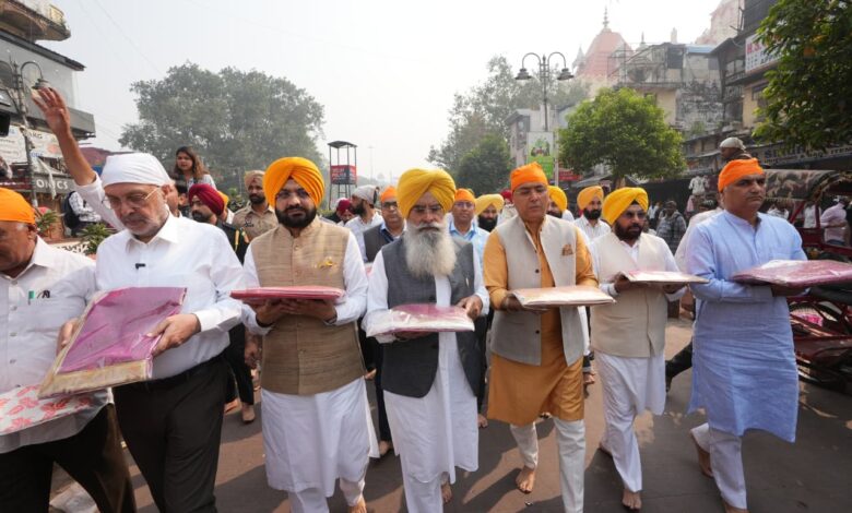 वरिष्ठ कैबिनेट मंत्रियों ने गुरुद्वारा सीस गंज साहिब में की अरदास !