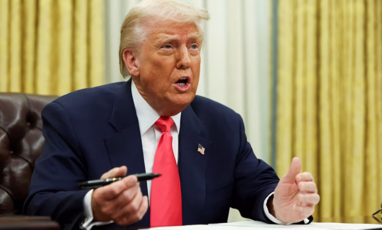 ट्रम्प ने 1 नवंबर से अमरीका आने वाले सभी ट्रकों पर 25 प्रतिशत शुल्क लगाने की घोषणा की !