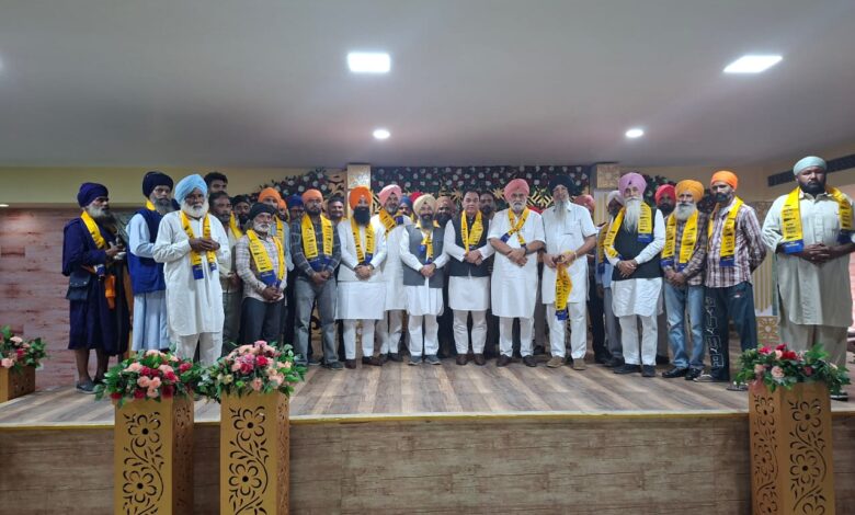 'आप' उम्मीदवार हरमीत सिंह संधू को मिला बड़ा समर्थन, दर्जनों परिवार पार्टी में शामिल !