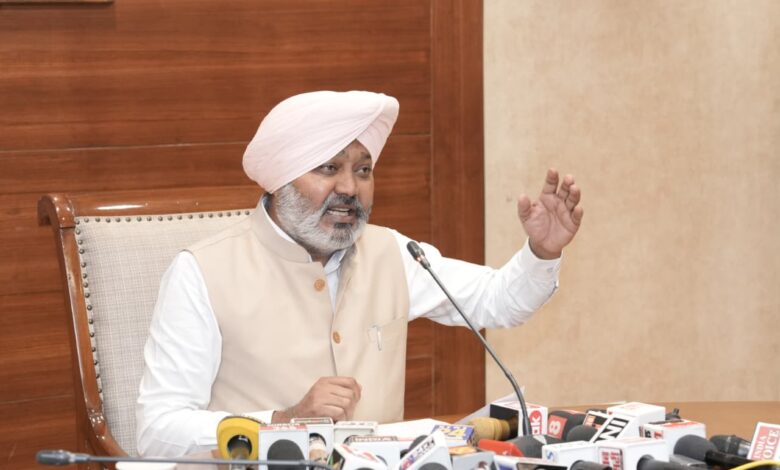 कहा – वड़िंग की बाद में दी गई माफ़ी महज़ ‘मामले को दफन करने की कोशिश’!