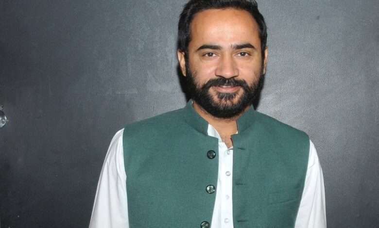 त हेयर ने रेलवे को दिया 1 दिसंबर तक का अल्टीमेटम, कहा- अगर ट्रेन नहीं रुकी तो होगा संघर्ष !