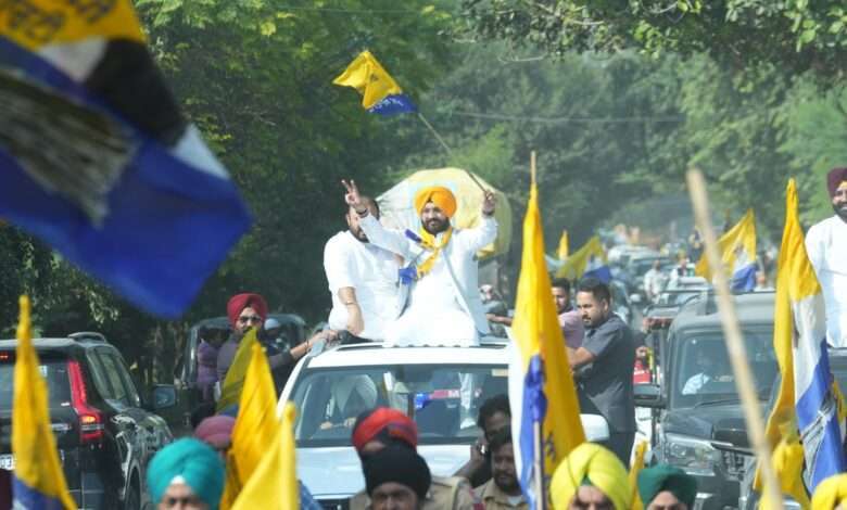 तरनतारन में 'आप' के विशाल रोड शो में उमड़ा युवाओं का सैलाब, हरमीत संधू की जीत तय !