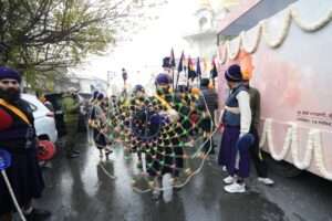 श्री गुरु तेग बहादुर जी के 350वें शहीदी दिवस को समर्पित विशाल नगर कीर्तन श्रीनगर से रवाना, मुख्यमंत्री भगवंत सिंह मान, अरविंद केजरीवाल और जम्मू-कश्मीर के मुख्यमंत्री उमर अब्दुल्ला ने संगत के साथ की शिरकत !