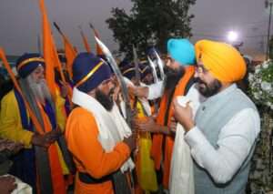 विभिन्न स्थानों से नगर कीर्तन श्री आनंदपुर साहिब पहुंचे, पवित्र नगरी ‘बोले सो निहाल, सत श्री अकाल’ के नारों से गूंज उठी !