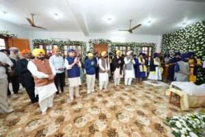 मुख्यमंत्री और अरविंद केजरीवाल ने गुरुद्वारा बाबा बुढ़ा दल छावनी में श्री अखंड पाठ साहिब के आरंभ अवसर पर अकाल पुरख का आशीर्वाद लिया !