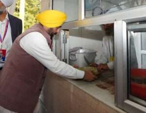 मुख्यमंत्री भगवंत सिंह मान और अरविंद केजरीवाल ने गुरुद्वारा तख्त श्री केसगढ़ साहिब, गुरुद्वारा सीस गंज साहिब और गुरुद्वारा भोरा साहिब में माथा टेका !