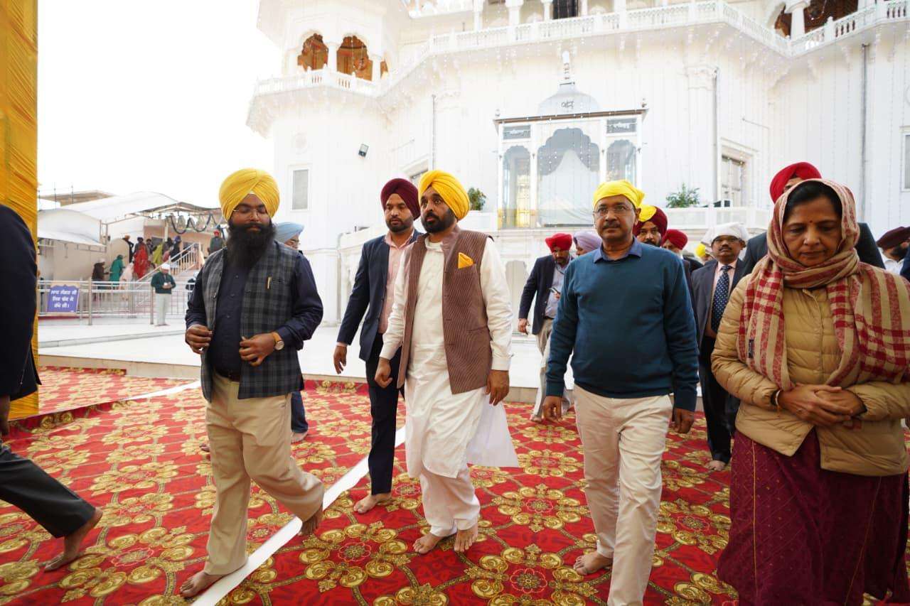 तीन तख्तों वाले शहरों को पवित्र शहरों का दर्जा देने का प्रस्ताव पारित करने की शक्ति प्रदान करने के लिए अकाल पुरख का धन्यवाद किया !