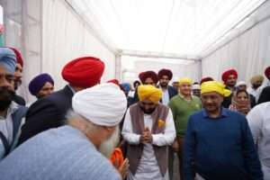 मुख्यमंत्री भगवंत सिंह मान और अरविंद केजरीवाल ने गुरुद्वारा तख्त श्री केसगढ़ साहिब, गुरुद्वारा सीस गंज साहिब और गुरुद्वारा भोरा साहिब में माथा टेका !