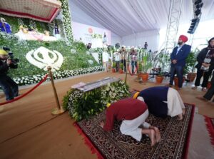 श्री गुरु तेग बहादुर जी के 350वें शहीदी दिवस को समर्पित क्रमवार समागमों की समाप्ति के अवसर पर राज्य स्तरीय समारोह में भगवंत सिंह मान और अरविंद केजरीवाल ने संगत के साथ की शिरकत !