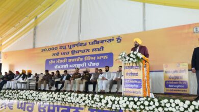 केंद्र की ओर से राज्य के साथ सौतेली मां जैसा व्यवहार करने की कड़ी निंदा की !