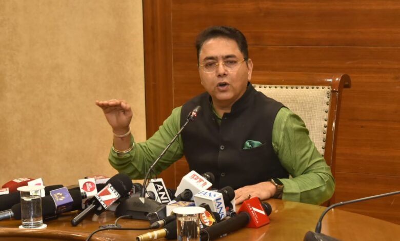 जो अपनी नाक के नीचे बम धमाके नहीं रोक सके, उन्हें पंजाब को भाषण देने का कोई नैतिक अधिकार नहीं: अमन अरोड़ा !